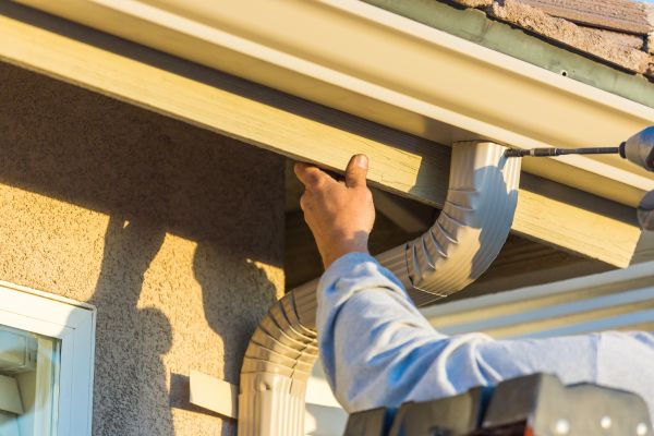 Aluminum Rain Gutter Service in Hixson